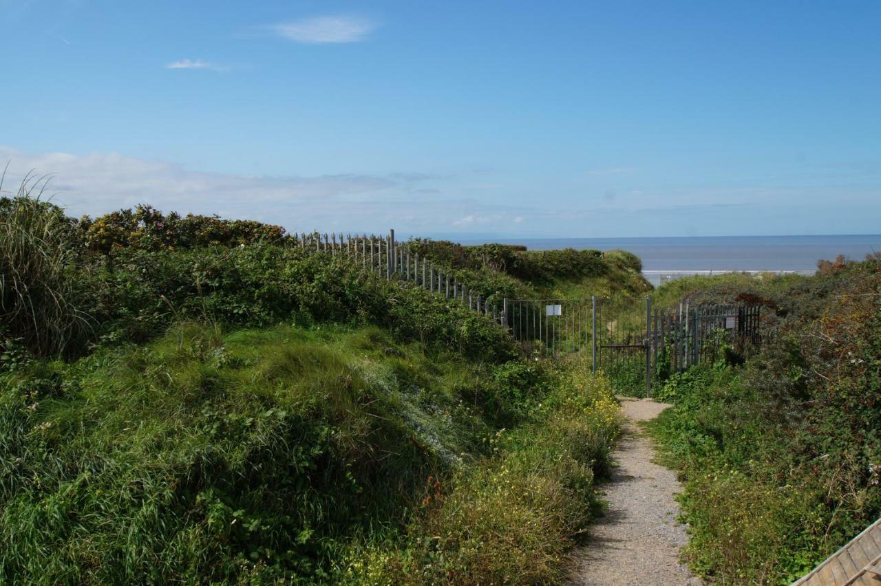 2 Bed Apartment W/Private Access To 7 Miles Of Sandy Beach - Sleeps 4 Brean Esterno foto